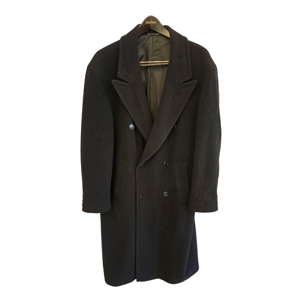 Double-breasted coat in wool